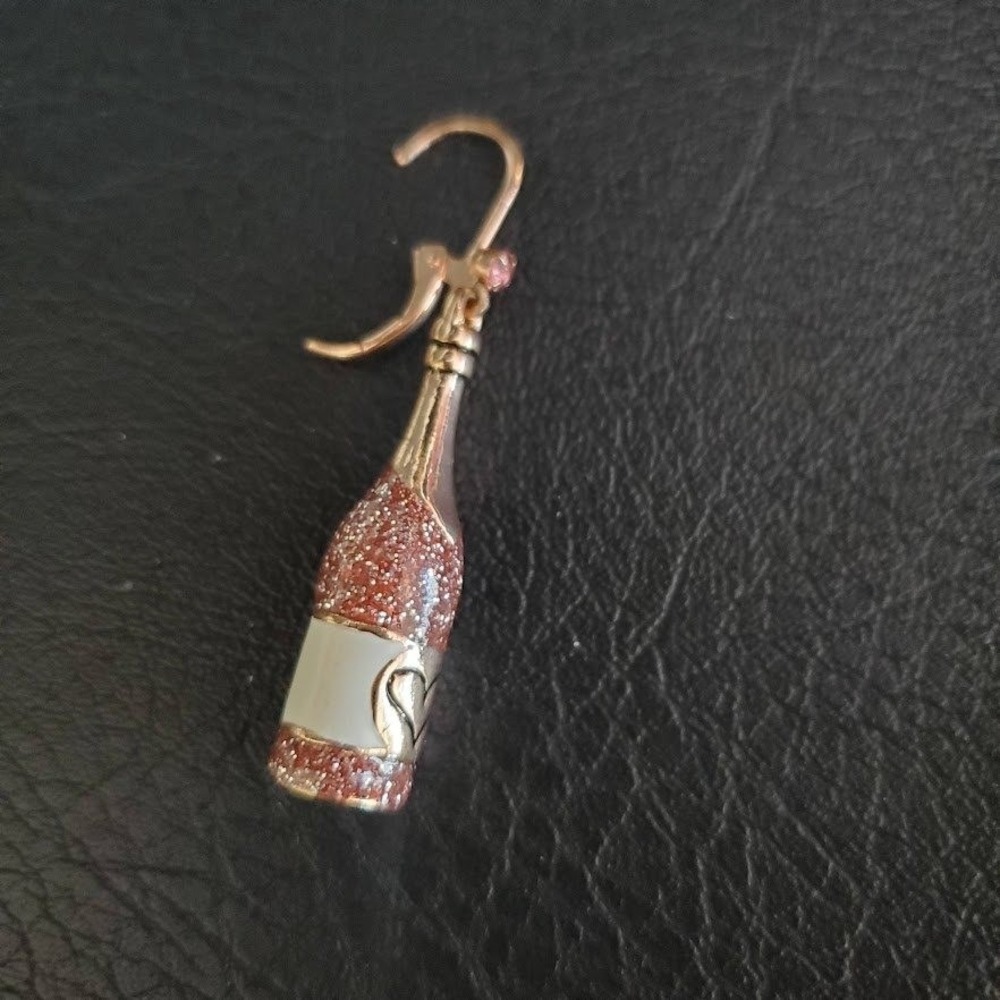 Betsey Johnson Champagne Bottle and Bubble Cluster Mismatched Earrings Rose Gold - Picture 7 of 9